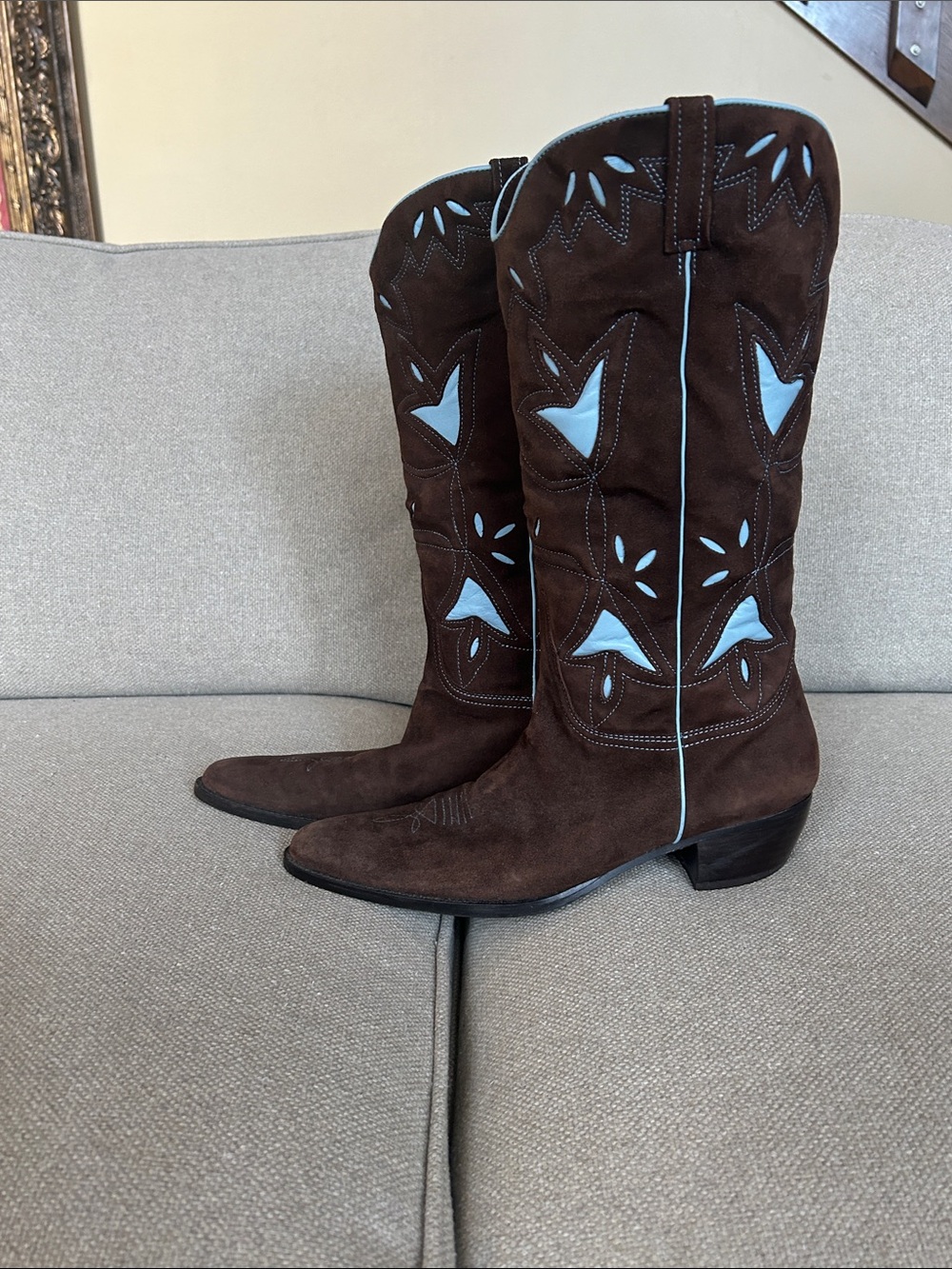 Beautiful suede boots, size 8 narrow